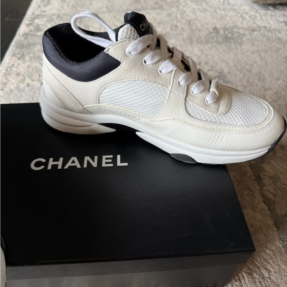 CHANEL White and Black Sneakers 37.5 - Picture 6 of 13